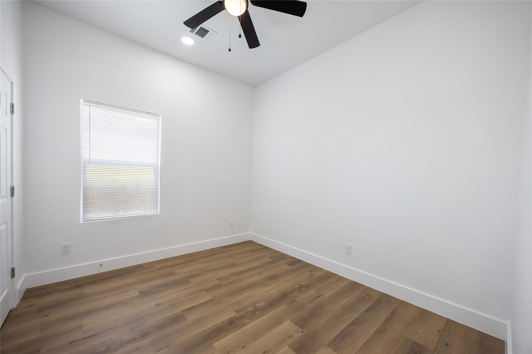 9723 Cargill Street, Unit B Houston, TX 77029 - Photo 11 of 21