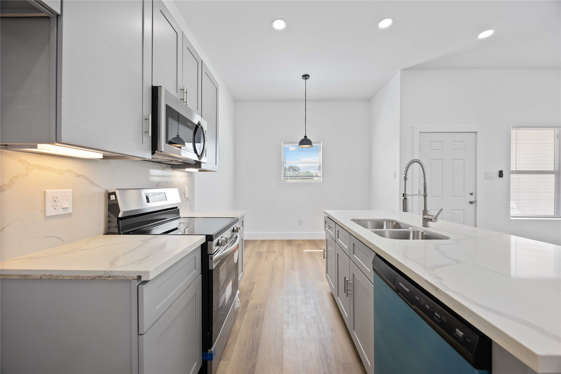 9723 Cargill Street, Unit B Houston, TX 77029 - Photo 2 of 21