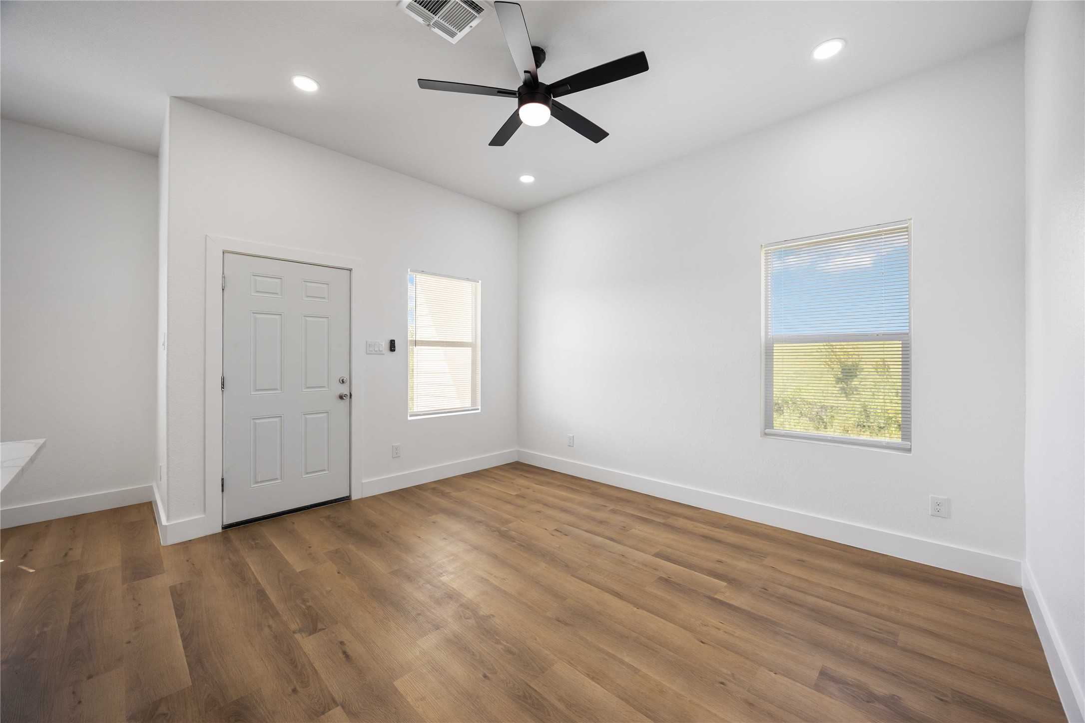 9723 Cargill Street, Unit B Houston, TX 77029 - Photo 6 of 21