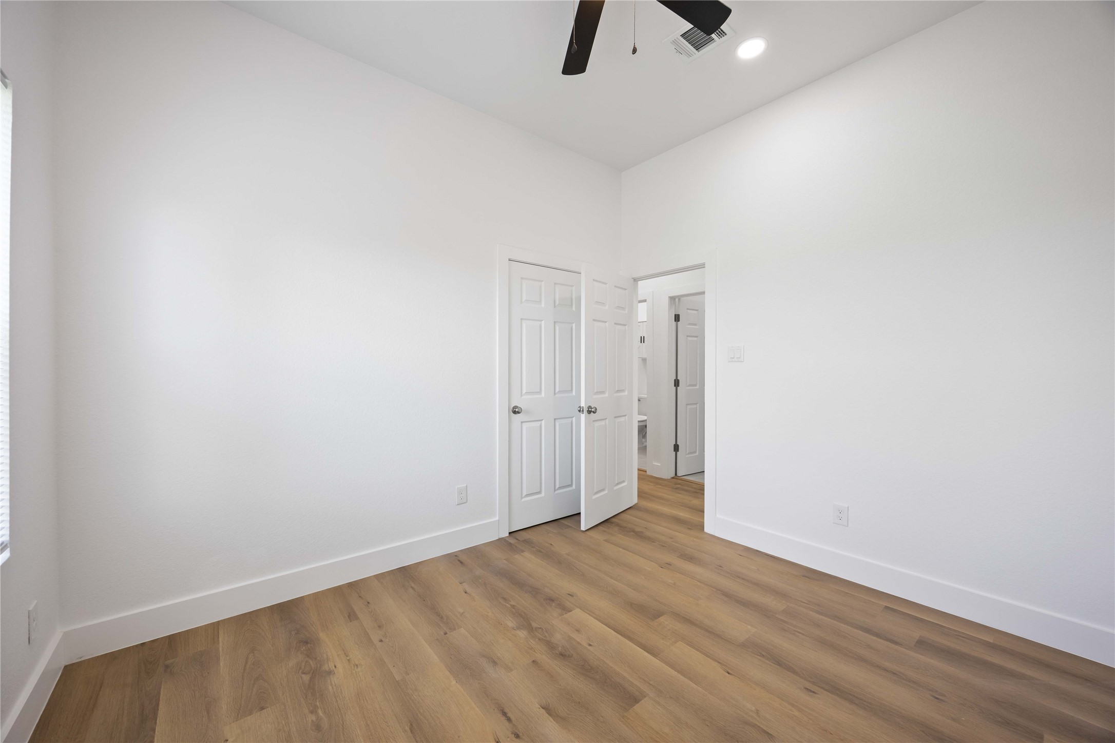 9723 Cargill Street, Unit B Houston, TX 77029 - Photo 9 of 21