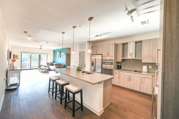 $2,700 | 3600 South Lamar Boulevard, Unit 200, Austin, TX 78704