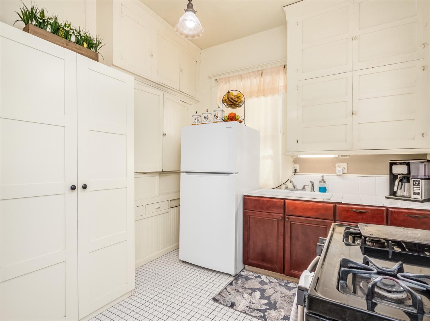 559 South Reed Avenue Reedley, CA 93654 - Photo 14 of 36