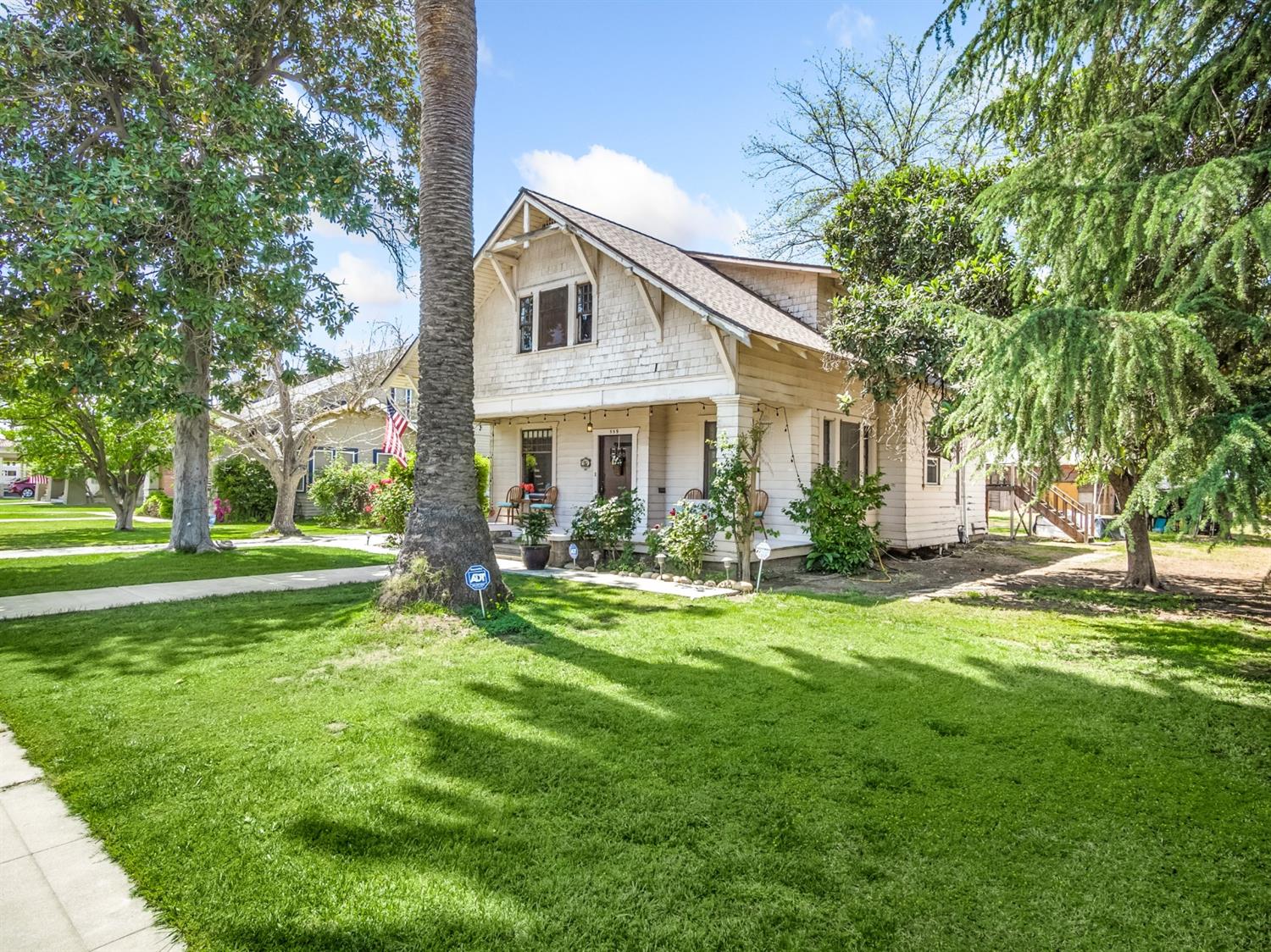 559 South Reed Avenue Reedley, CA 93654 - Photo 3 of 36