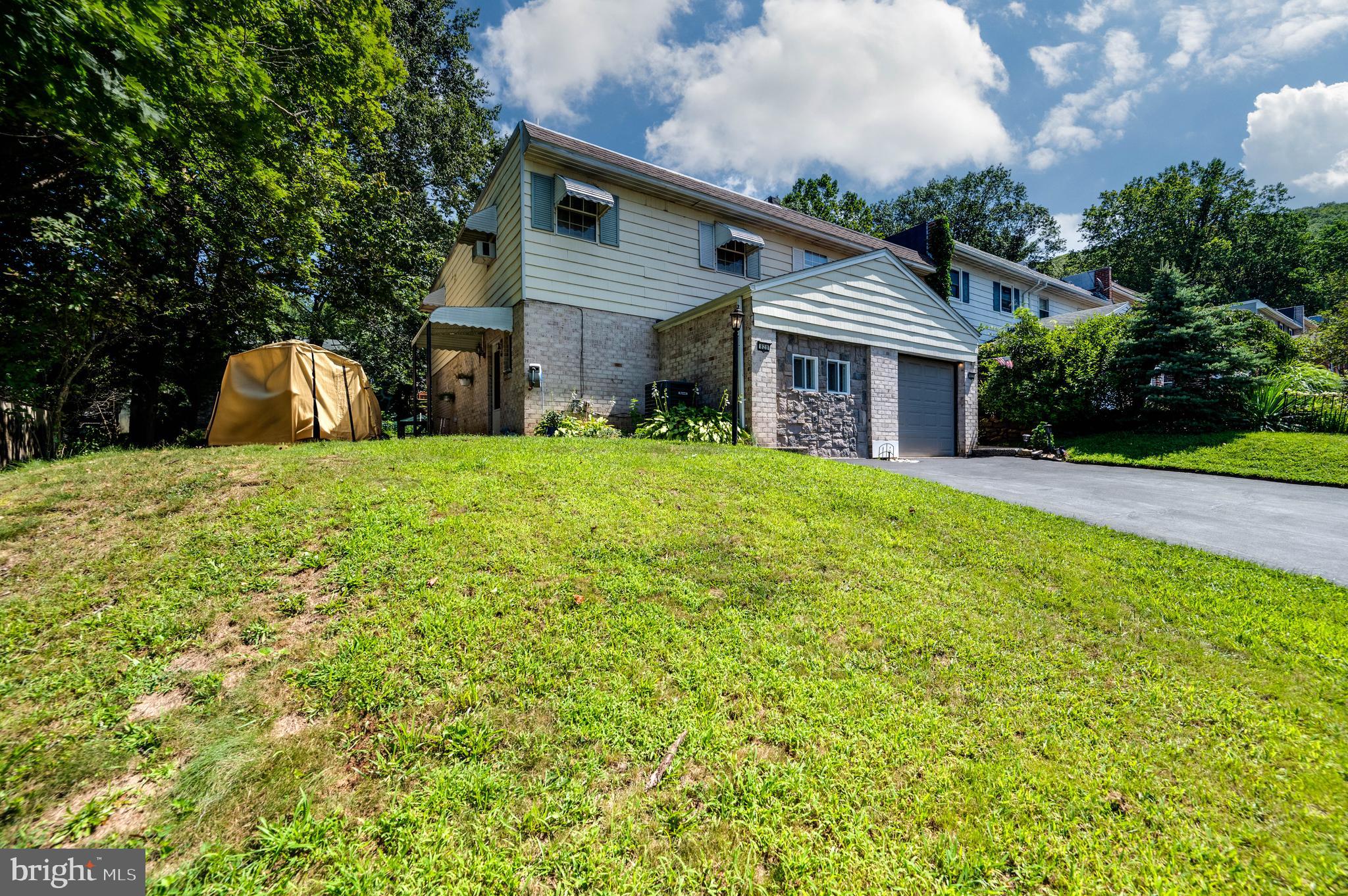 820 Rabbit Lane Reading, PA 19606 - Photo 4 of 40 Gallery Image 4