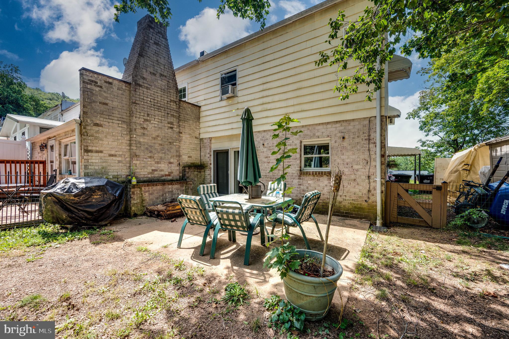 820 Rabbit Lane Reading, PA 19606 - Photo 7 of 40 Gallery Image 7