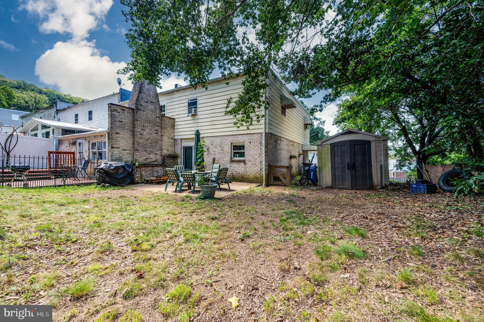 820 Rabbit Lane Reading, PA 19606 - Photo 9 of 40 Gallery Image 9
