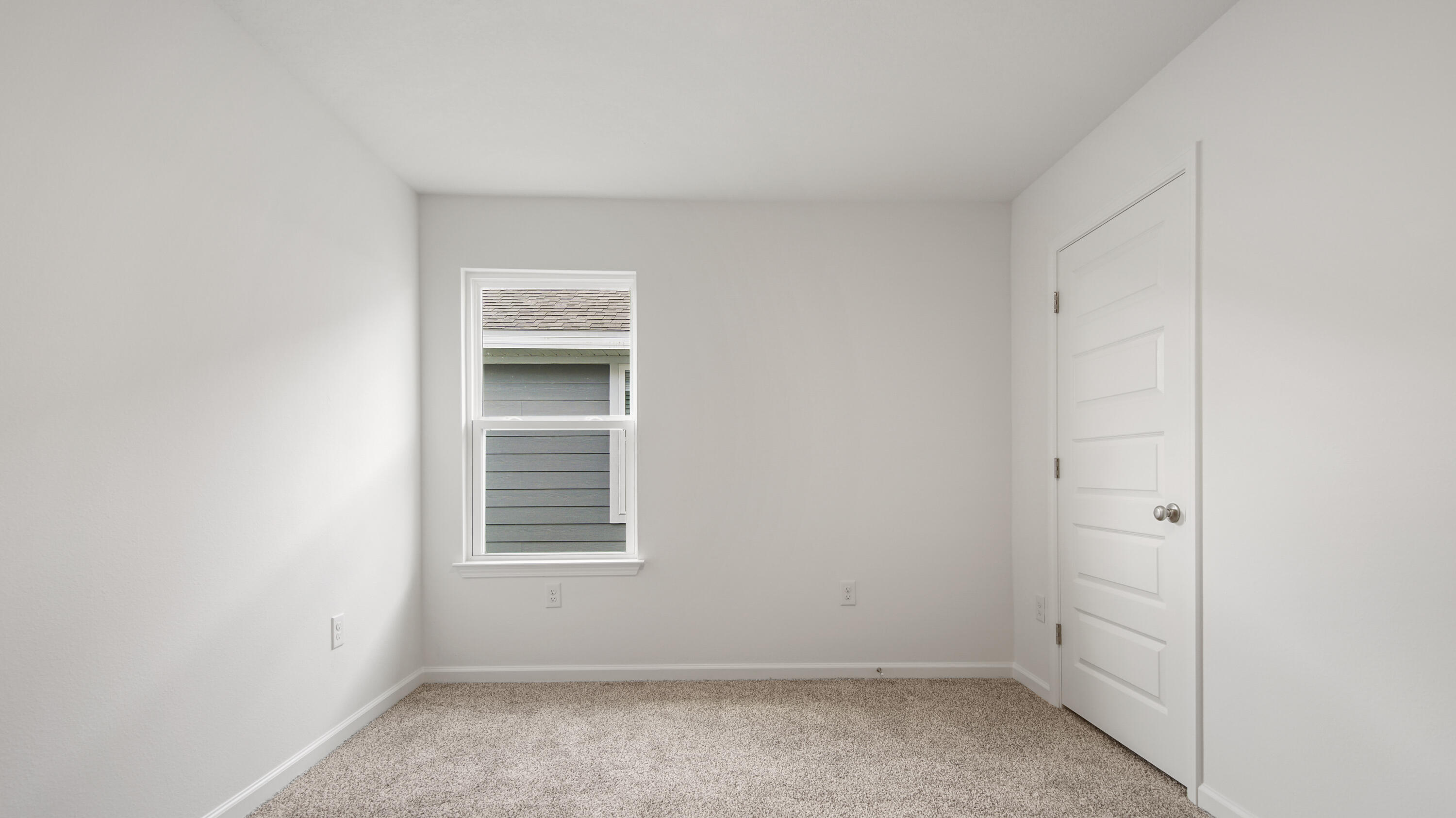 234 Gray Owl Drive Freeport, FL 32439 - Photo 30 of 37 an empty room with a window