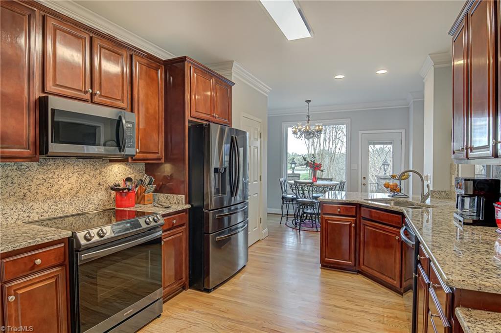 7098 Falcon Way Trinity, NC 27370 - Photo 15 of 45 kitchen