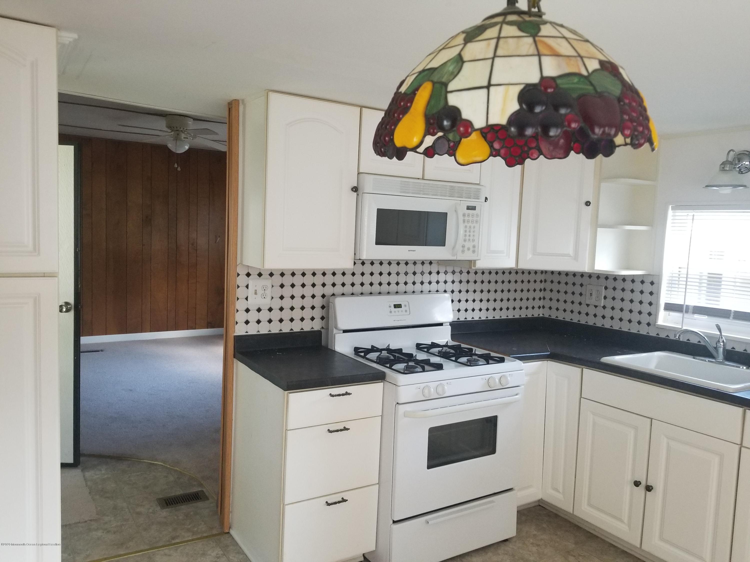 5 Antonia Drive Jackson, NJ 08527 - Photo 3 of 8