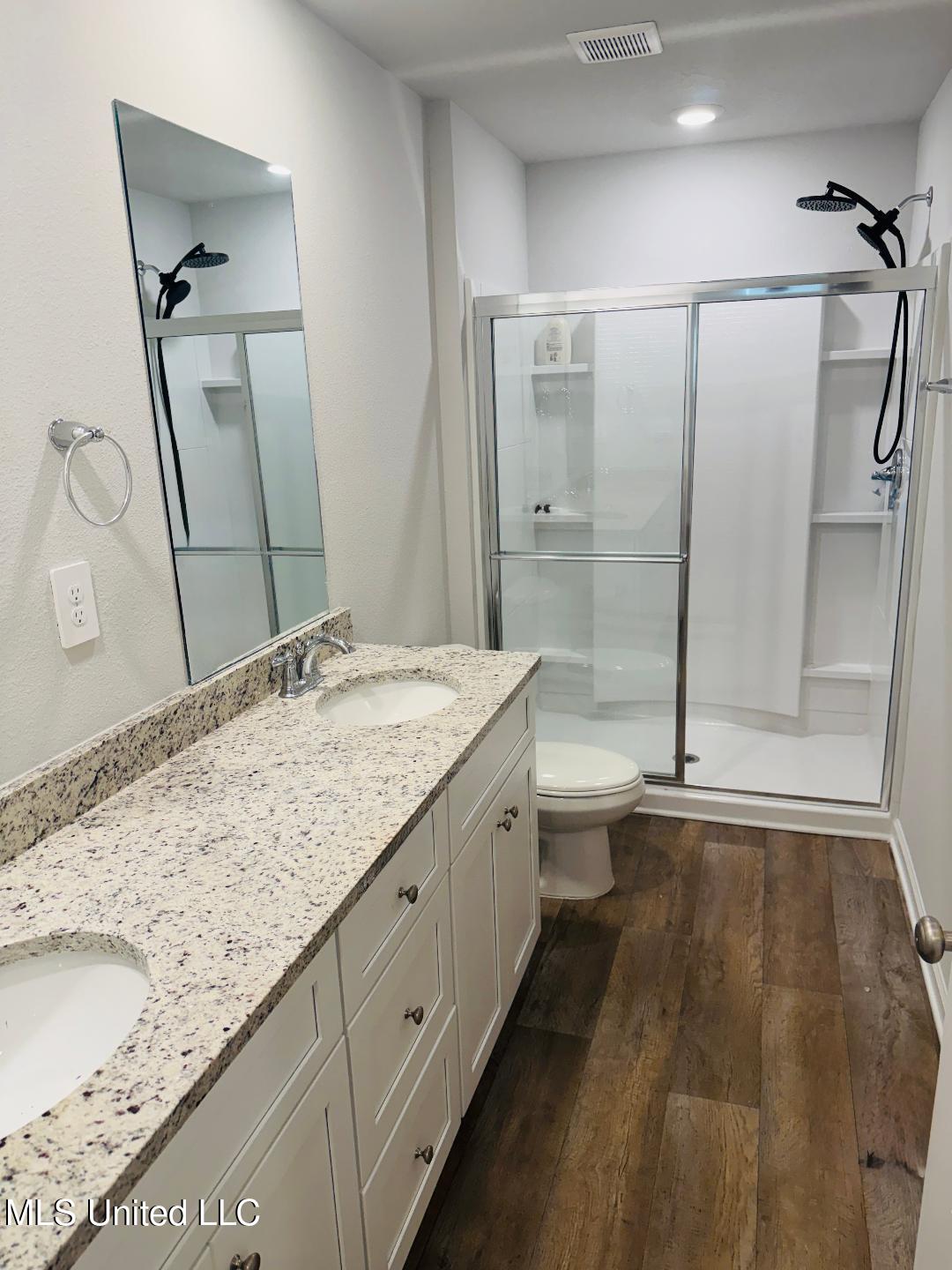 29 Crown Drive Lucedale, MS 39452 - Photo 6 of 20 CROWN OWNER SUITE BATH