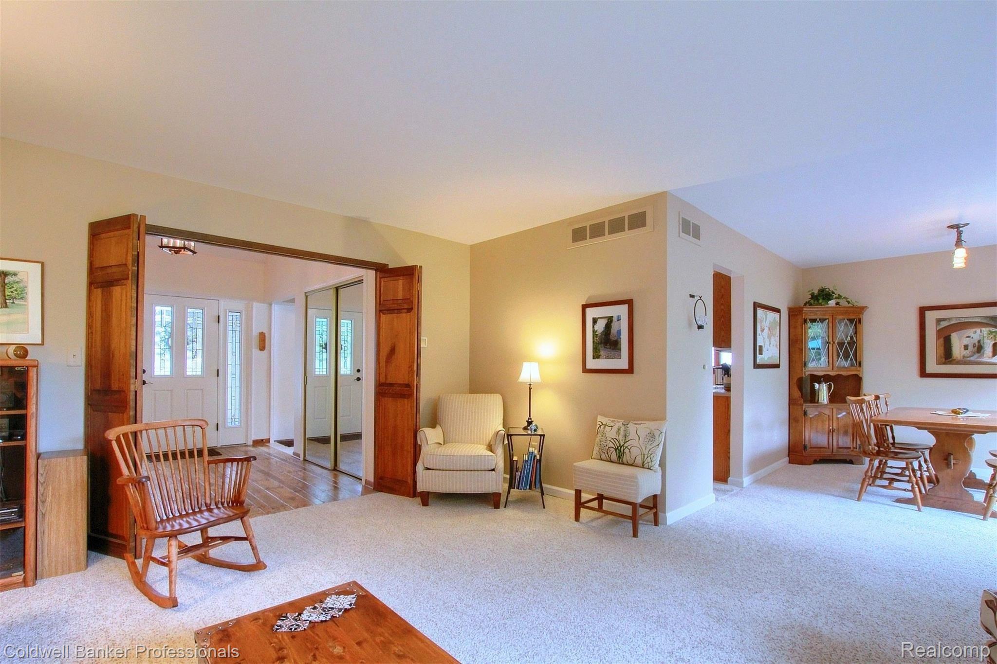 42047 Hanford Road Canton, MI 48187 - Photo 7 of 33 Living room view #2