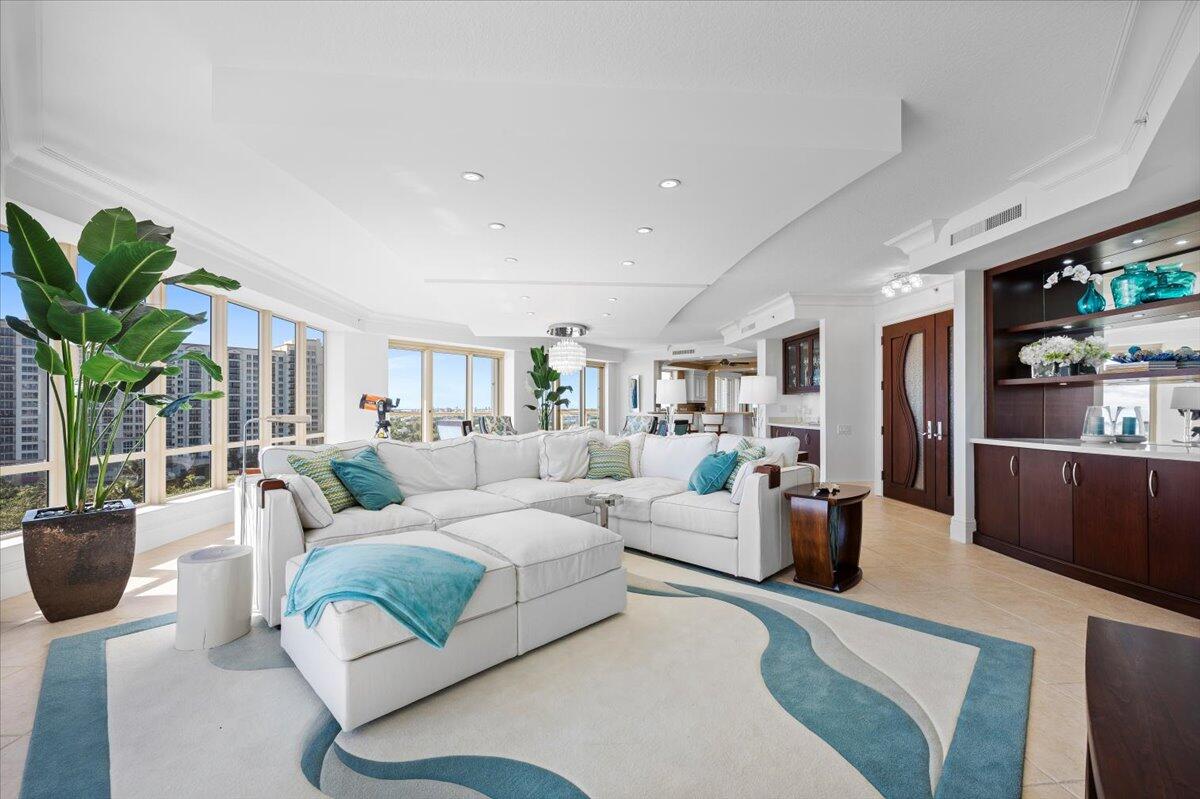 3920 North Ocean Drive, Unit 11B Singer Island, FL 33404 - Photo 10 of 58 05-LUX_1025