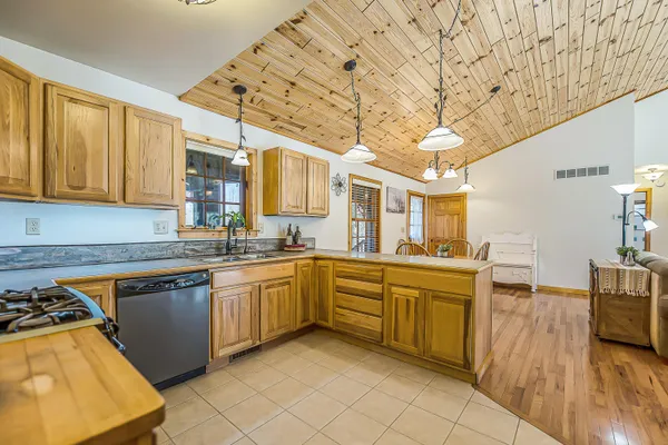 $450,000 | 3534 Dexter Trail, Stockbridge, MI 49285