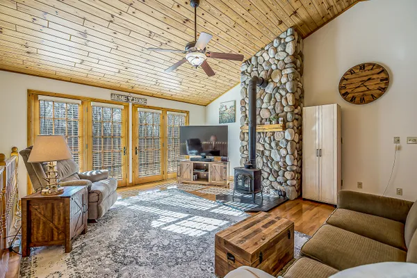 $450,000 | 3534 Dexter Trail, Stockbridge, MI 49285