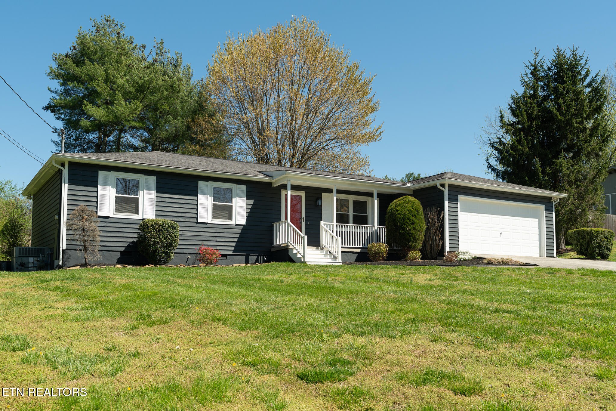 520 Harrow Road Knoxville, TN 37934 - Photo 3 of 42 a view of a house with a yard