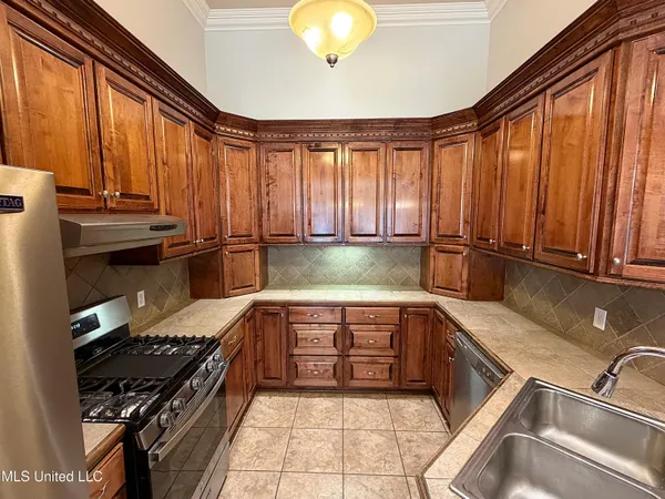 $359,999 | 2099 East Franklin Street, Carthage, MS 39051