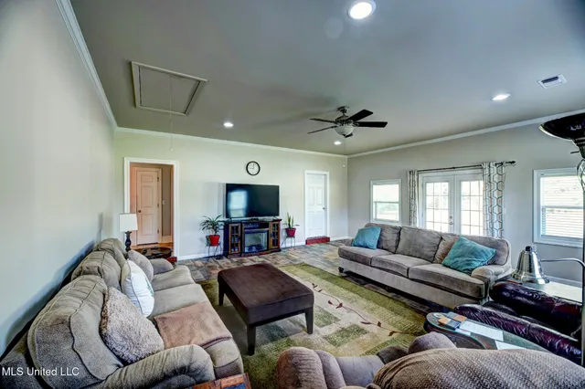 $359,999 | 2099 East Franklin Street, Carthage, MS 39051