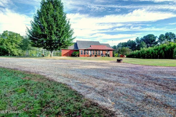 $359,999 | 2099 East Franklin Street, Carthage, MS 39051