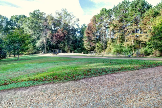 $359,999 | 2099 East Franklin Street, Carthage, MS 39051