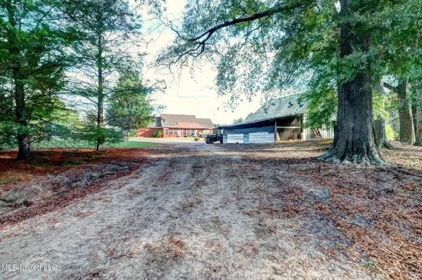 $359,999 | 2099 East Franklin Street, Carthage, MS 39051