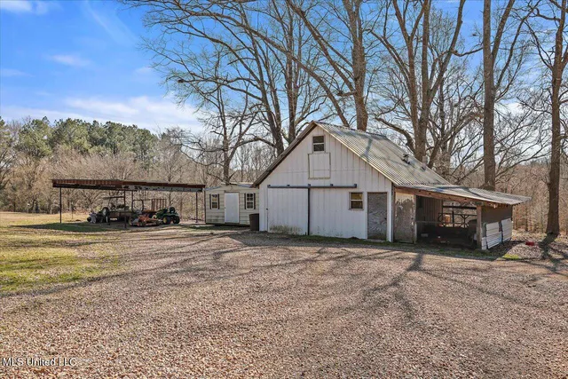 $359,999 | 2099 East Franklin Street, Carthage, MS 39051