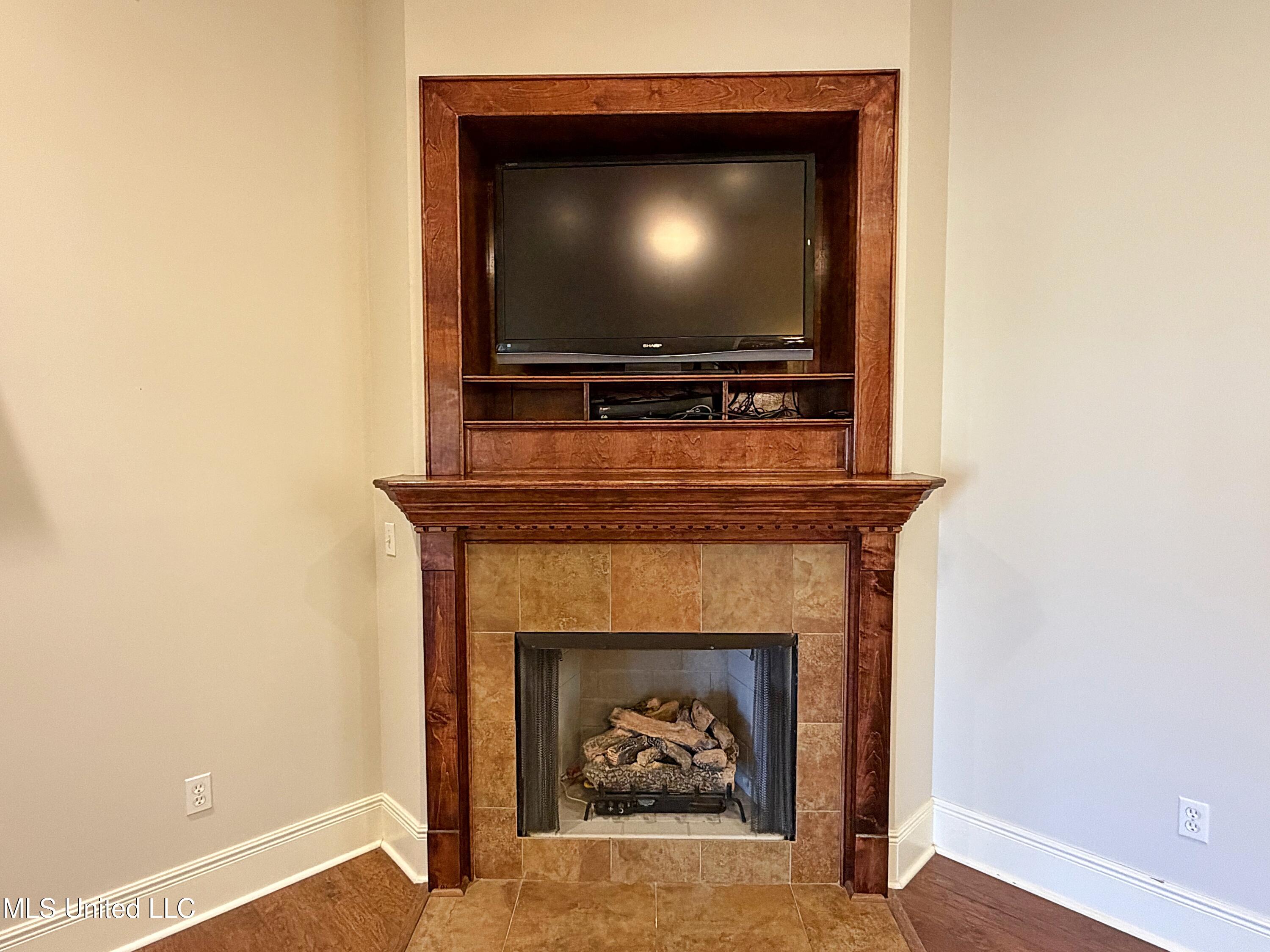 2099 East Franklin Street Carthage, MS 39051 - Photo 8 of 39 fireplace