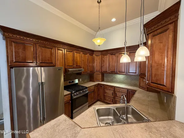 $359,999 | 2099 East Franklin Street, Carthage, MS 39051