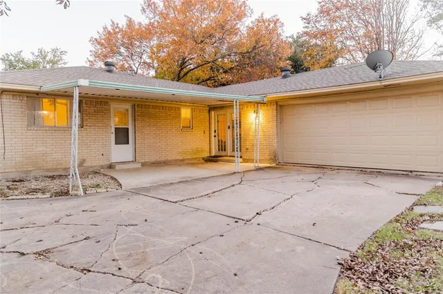 $270,000 | 317 Willow Wood Lane, DeSoto, TX 75115