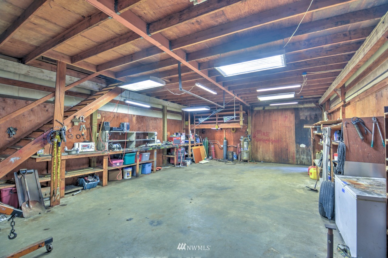 7741 Johnson Road Southeast Olympia, WA 98513 - Photo 4 of 40 Gallery Image 4