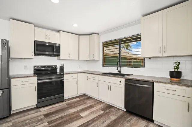 $1,890,000 | 8562 B Elepaio Road, Kekaha, HI 96752