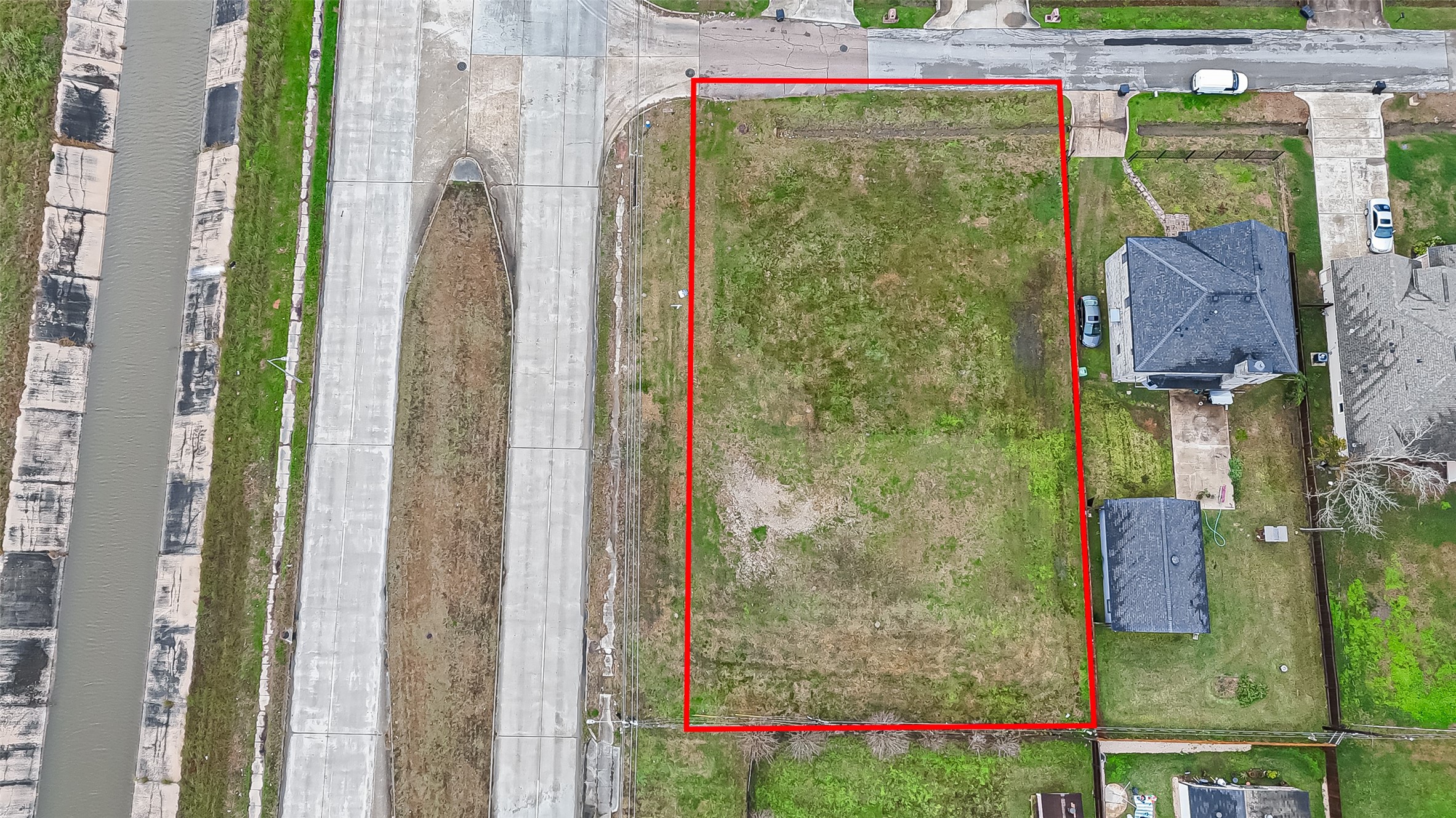 0 Wetherby Lane Houston, TX 77075 - Photo 7 of 11 a bathroom with a shower and a bath tub