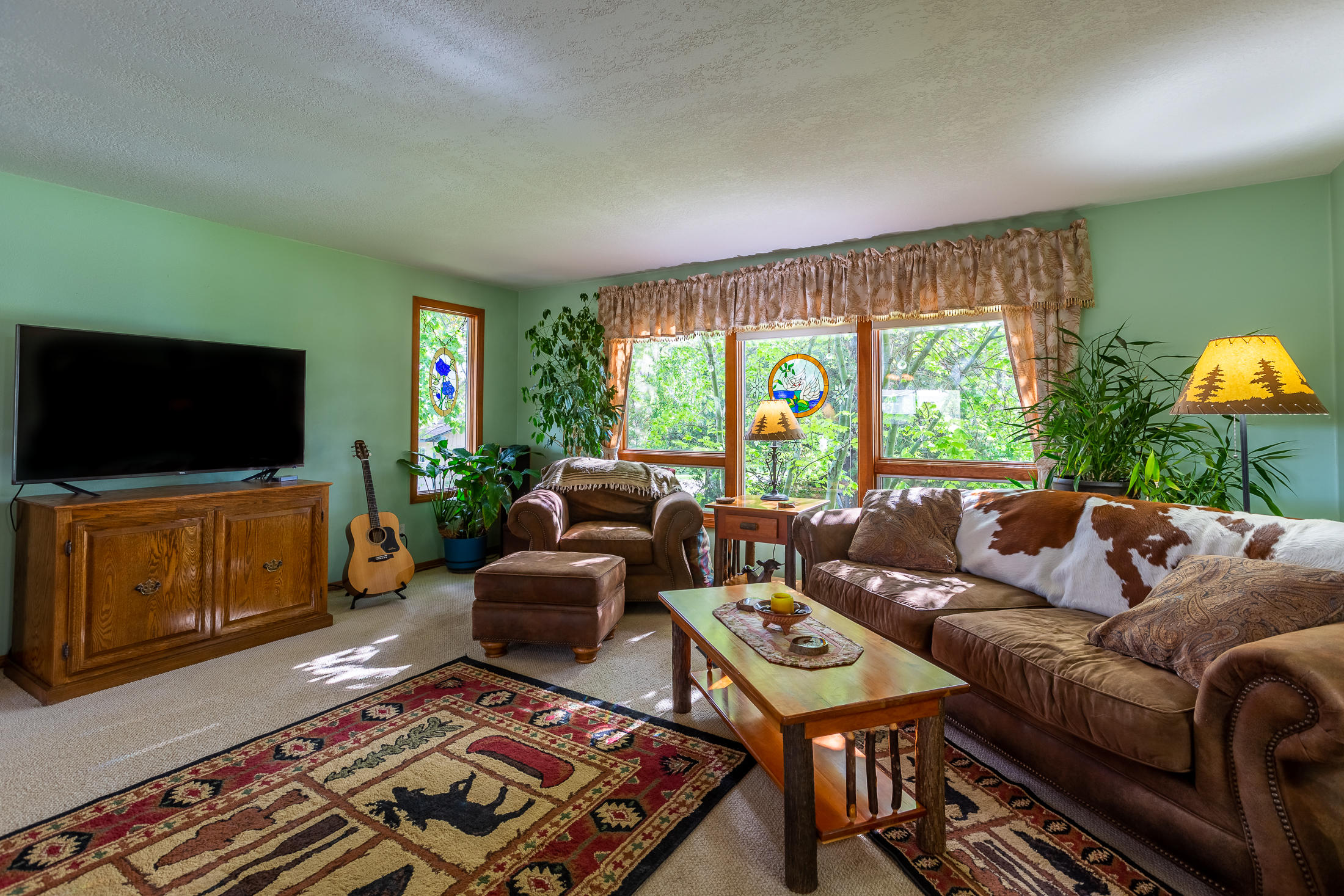 61255 Ward Road Bend, OR 97702 - Photo 11 of 63 Livign Room