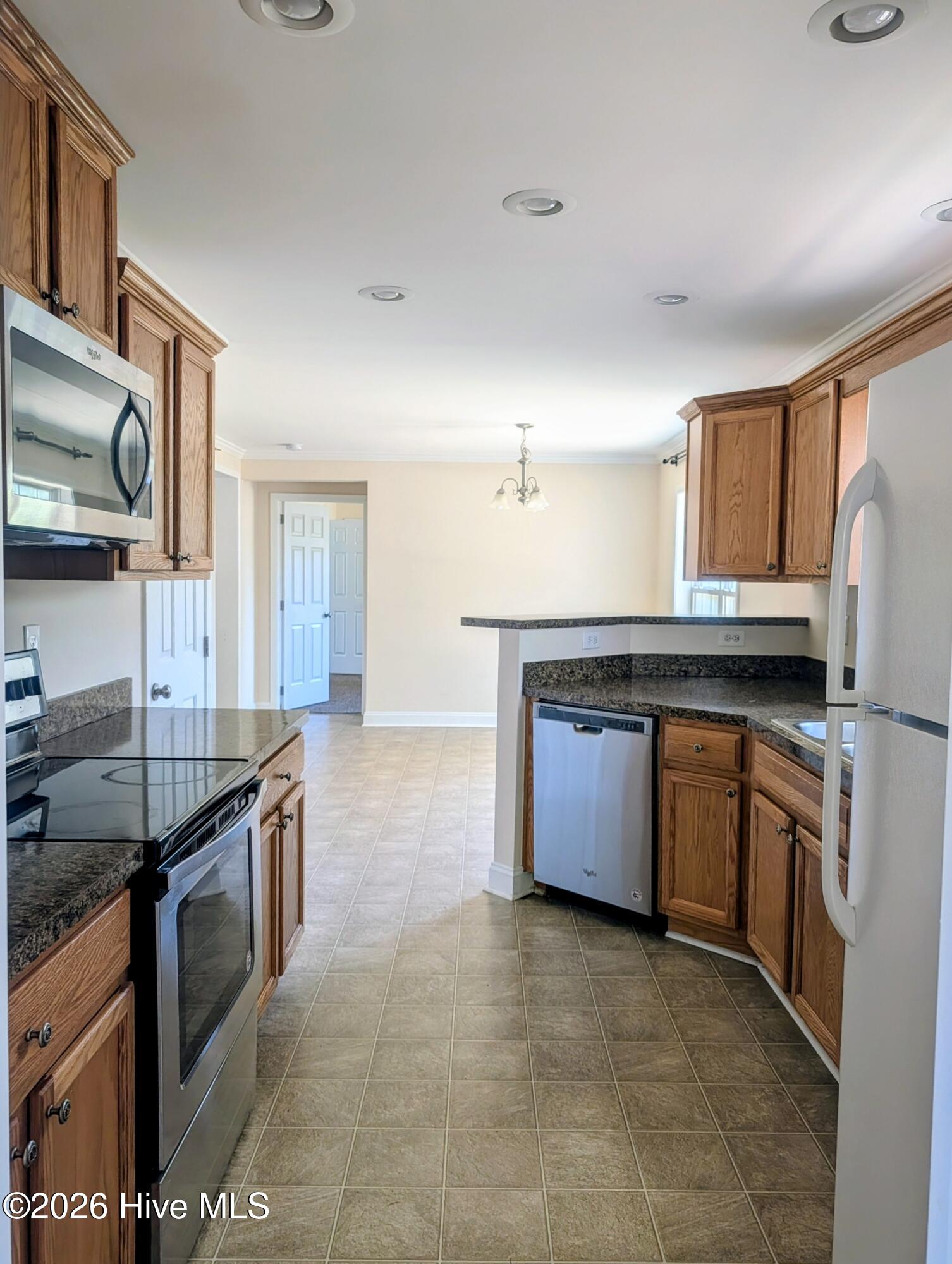 217 Queens Road Jacksonville, NC 28540 - Photo 5 of 12 KITCHEN 2