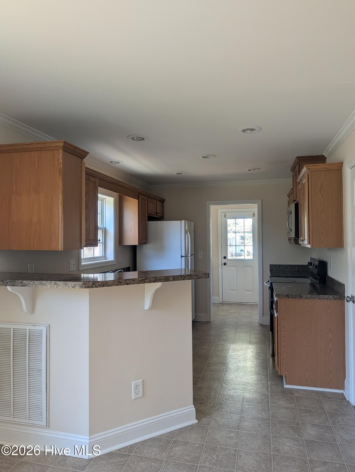 217 Queens Road Jacksonville, NC 28540 - Photo 6 of 12 KITCEN 4