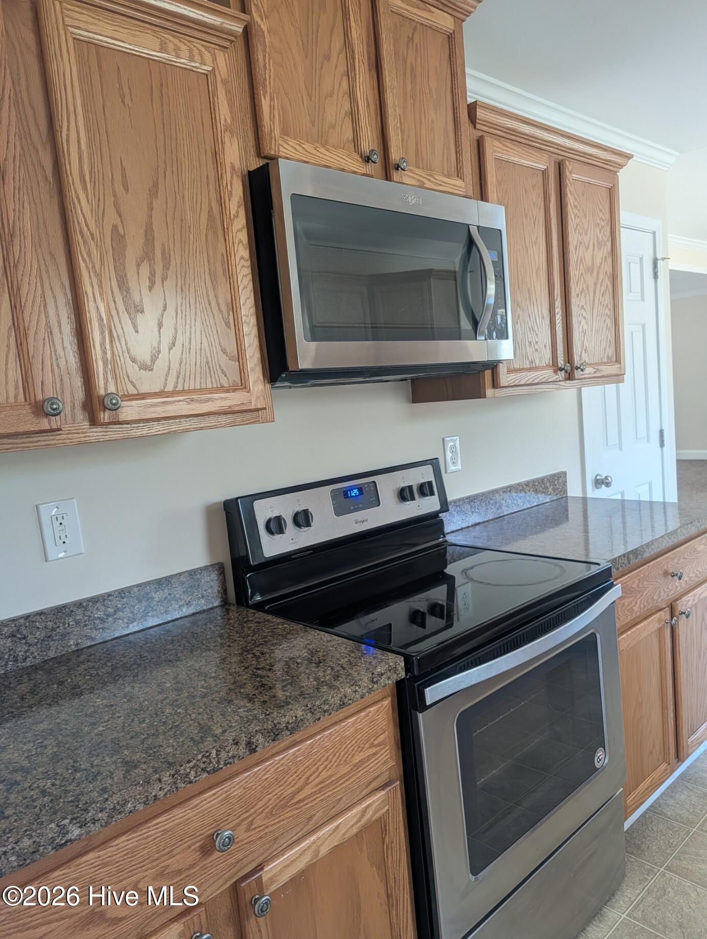 217 Queens Road Jacksonville, NC 28540 - Photo 7 of 12 KITCHEN 6