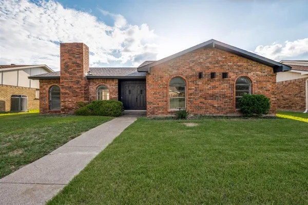 $370,000 | 1910 Rambling Ridge Lane, Carrollton, TX 75007