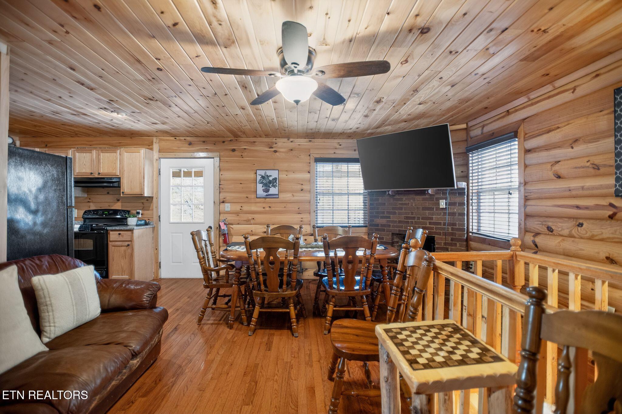 402 King Branch Road Sevierville, TN 37876 - Photo 12 of 32 19_402_King_Branch_Rd_Sevierville_TN_378