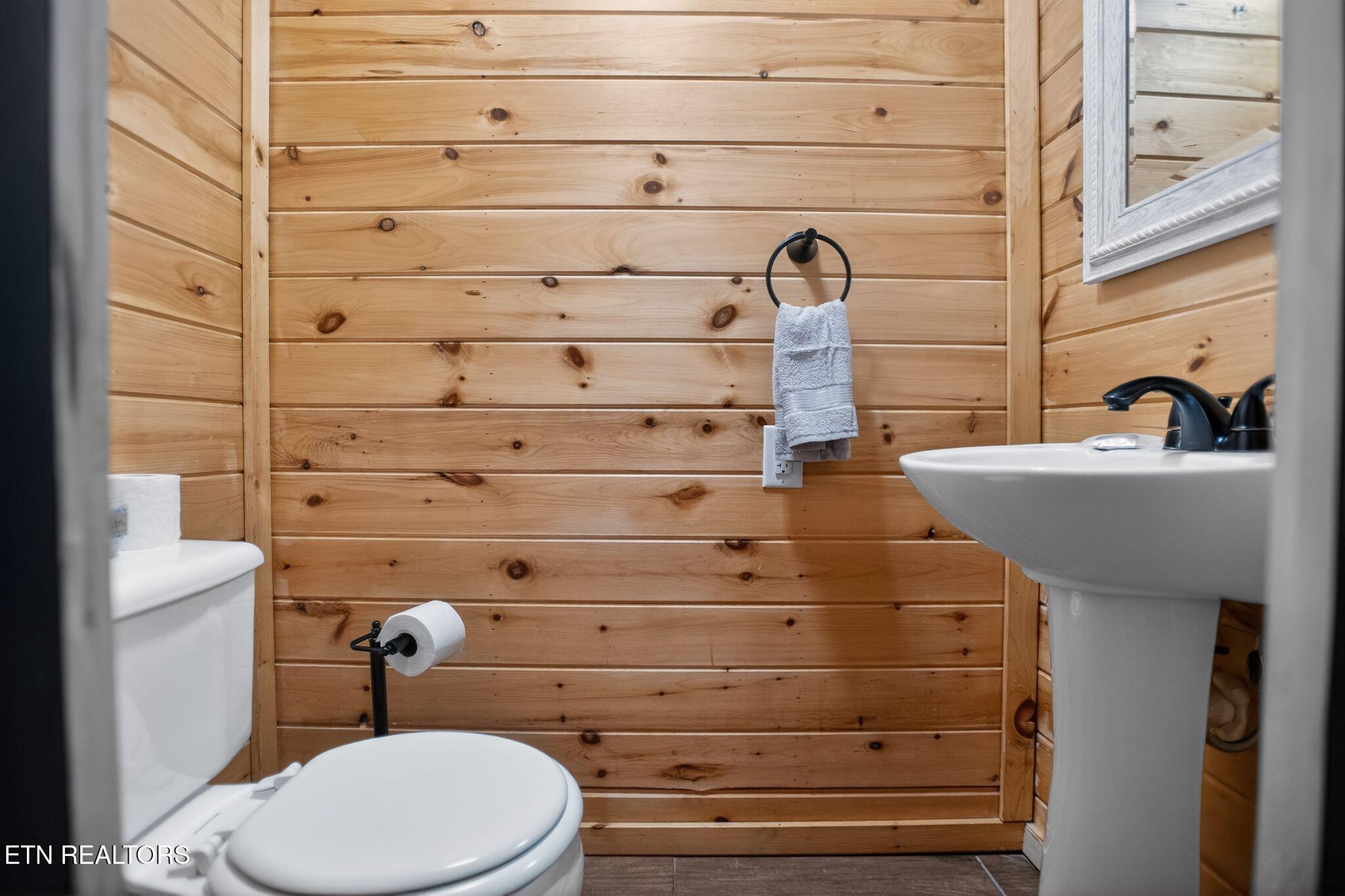 402 King Branch Road Sevierville, TN 37876 - Photo 19 of 32 28_402_King_Branch_Rd_Sevierville_TN_378