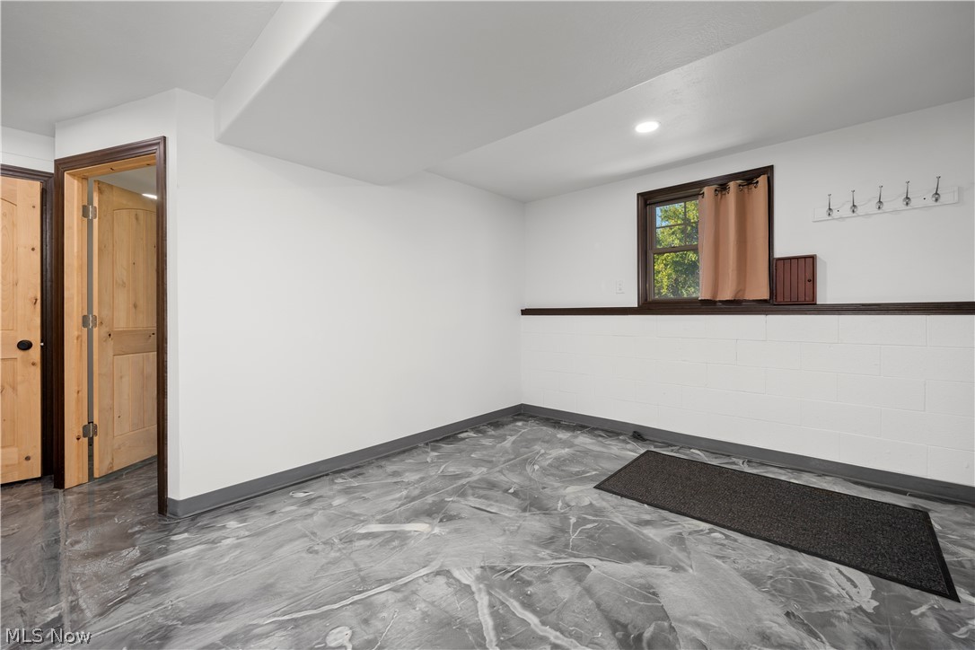 6760 Mason Road Berlin Heights, OH 44814 - Photo 31 of 49 Unfurnished room featuring baseboards and recessed lighting