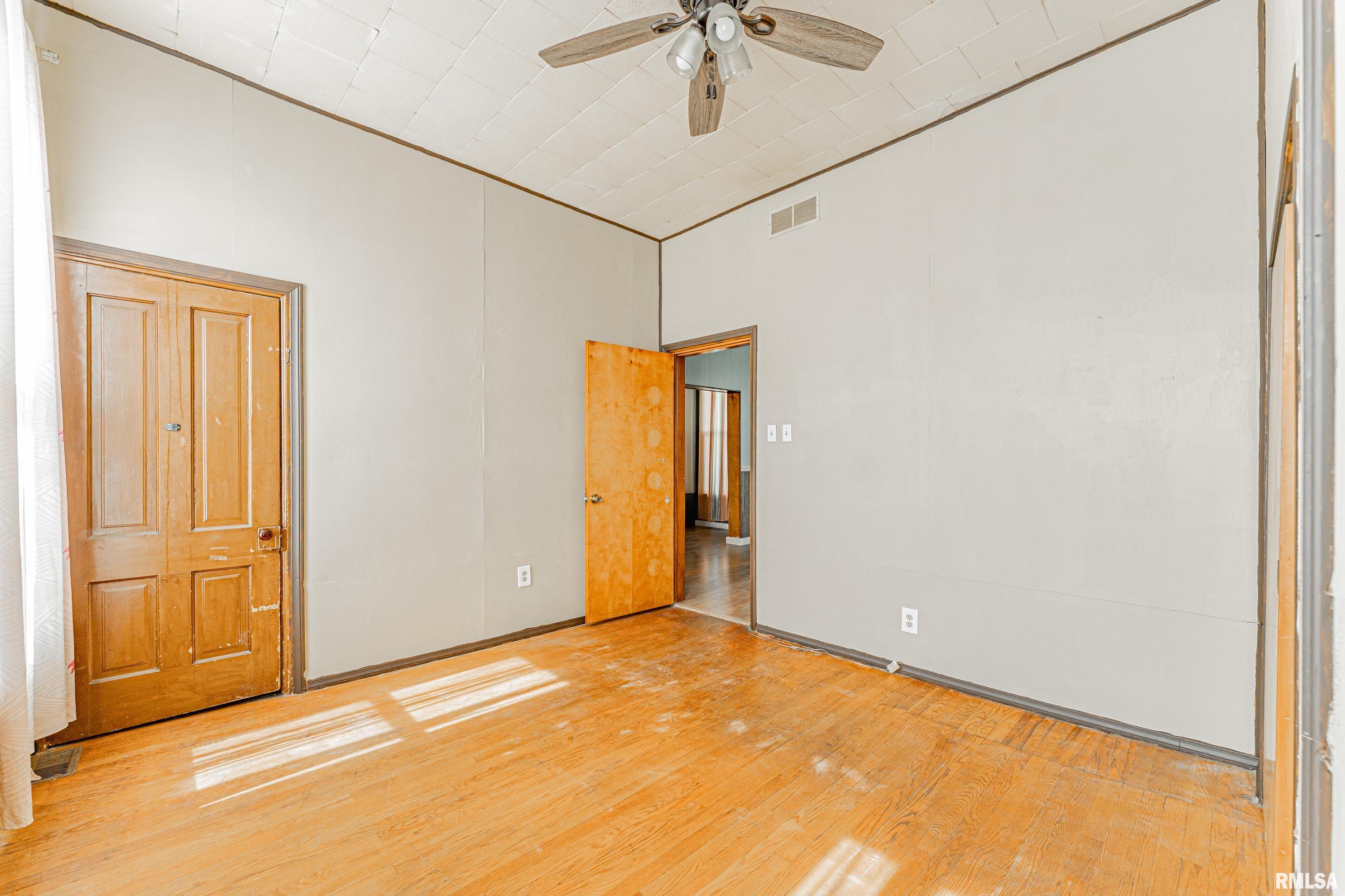 604 North Kickapoo Street Lincoln, IL 62656 - Photo 15 of 30 Gallery Image 15