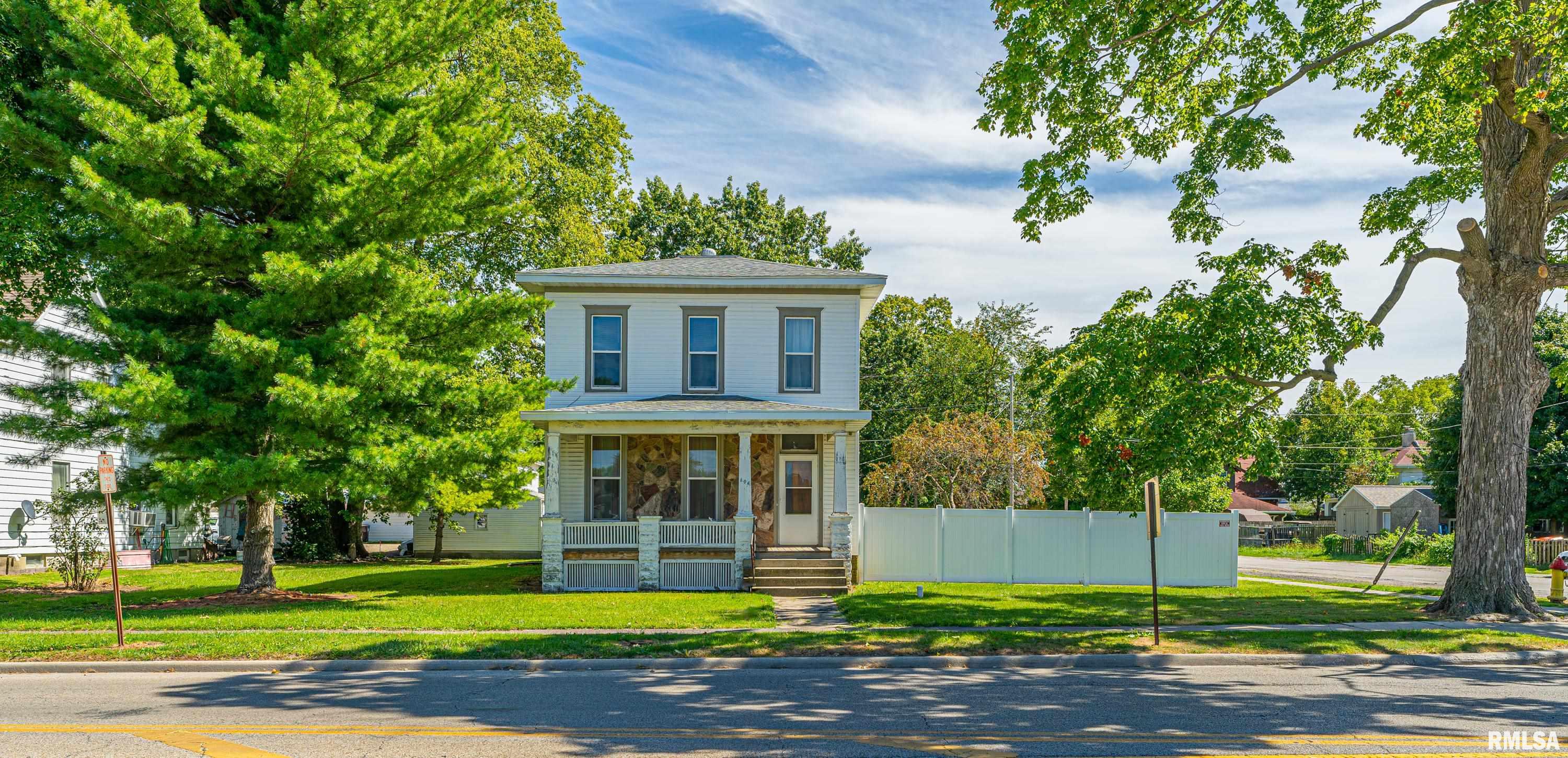 604 North Kickapoo Street Lincoln, IL 62656 - Photo 2 of 30 Gallery Image 2