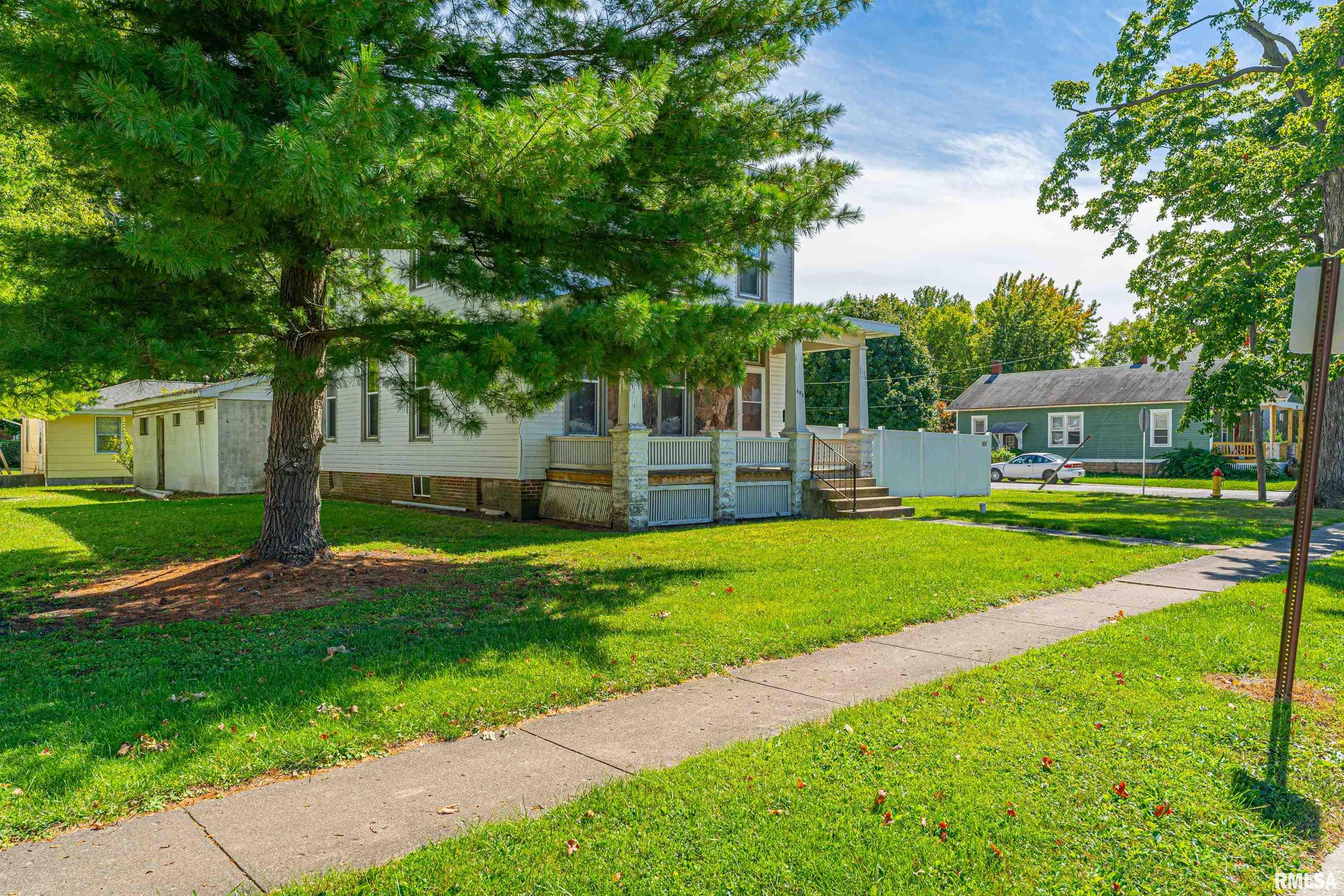 604 North Kickapoo Street Lincoln, IL 62656 - Photo 3 of 30 Gallery Image 3