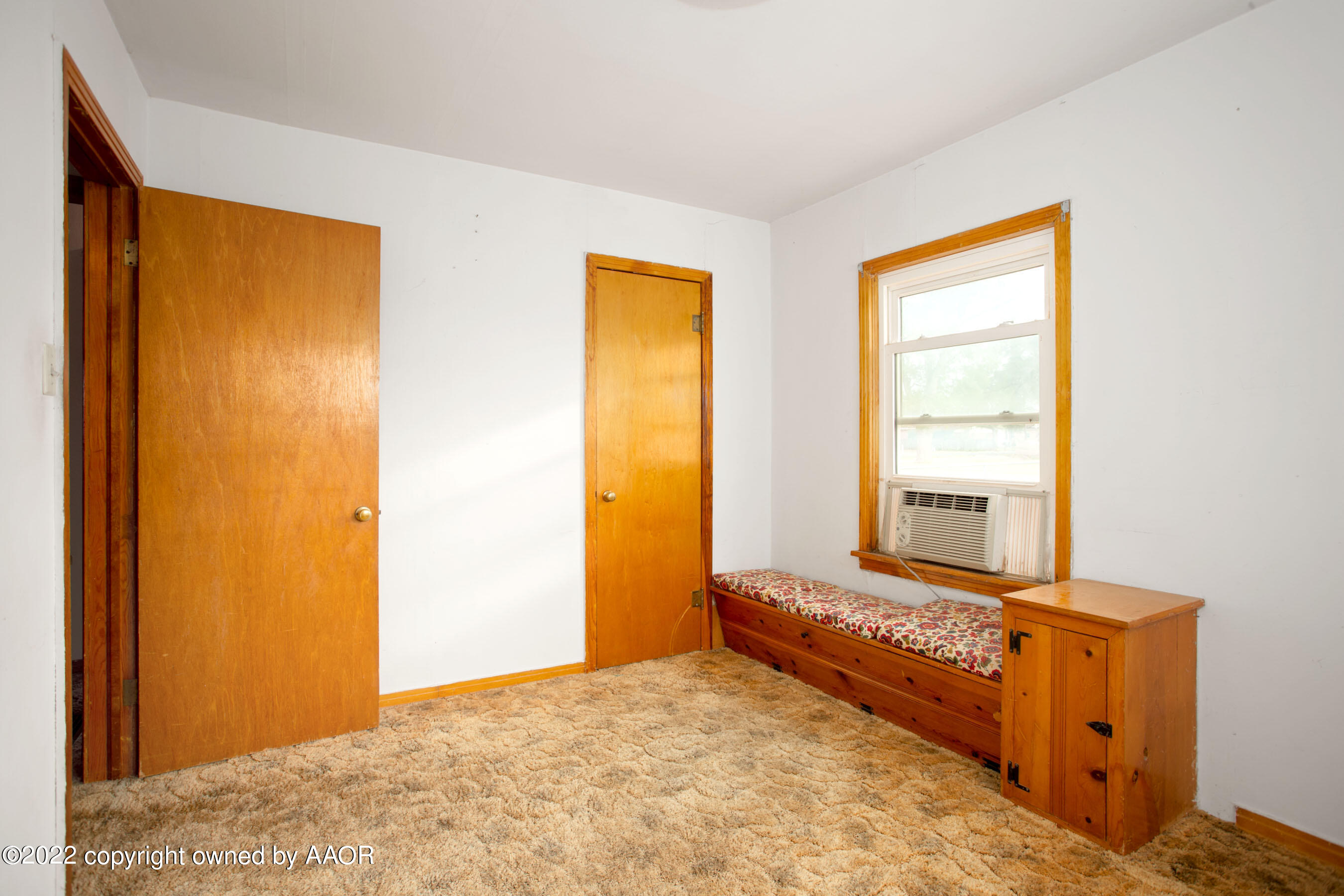 4819 Arden Road Amarillo, TX 79110 - Photo 14 of 33 a room with a bed and a window