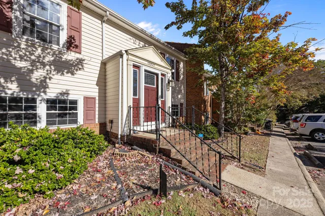 $325,000 | 10927 Hunter Trail Lane, Charlotte, NC 28226