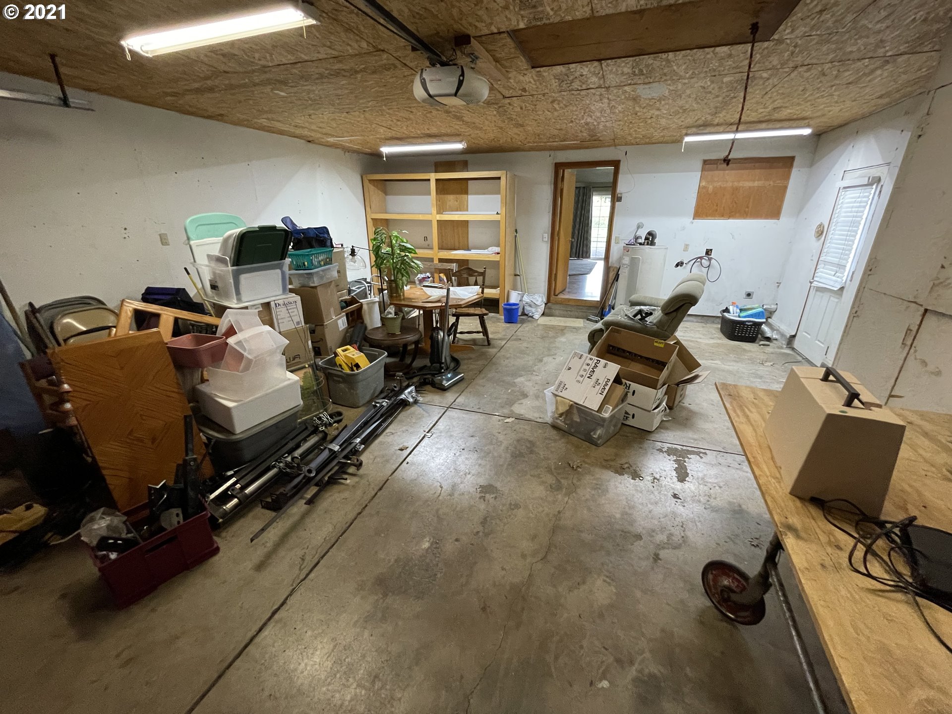 1286 Kenray Loop Springfield, OR 97477 - Photo 23 of 27 a room with gym equipment