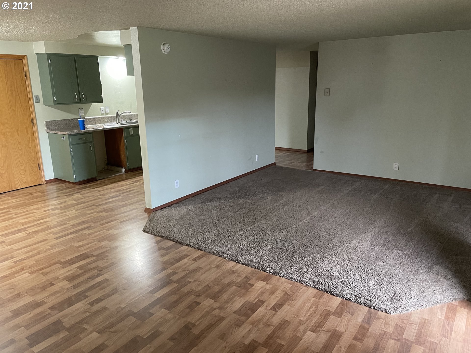 1286 Kenray Loop Springfield, OR 97477 - Photo 6 of 27 a view of kitchen with wooden floor