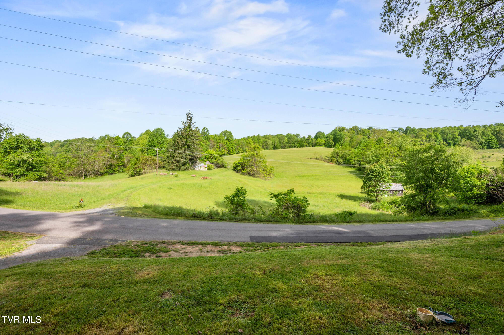 23249 Marys Chapel Road Bristol, VA 24202 - Photo 5 of 19 DSC_4182
