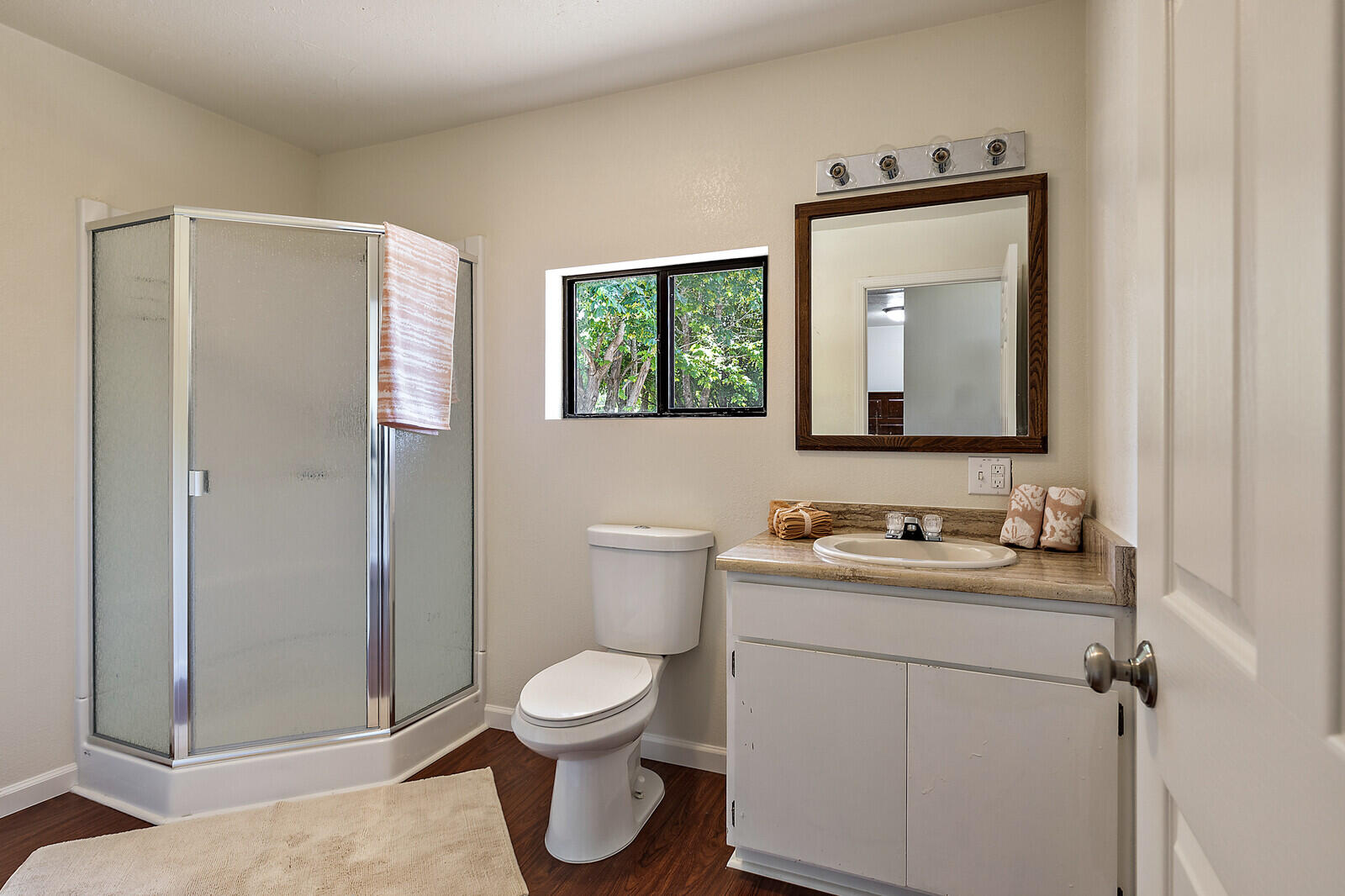 2922 Lower River Road Grants Pass, OR 97526 - Photo 65 of 72 Bath