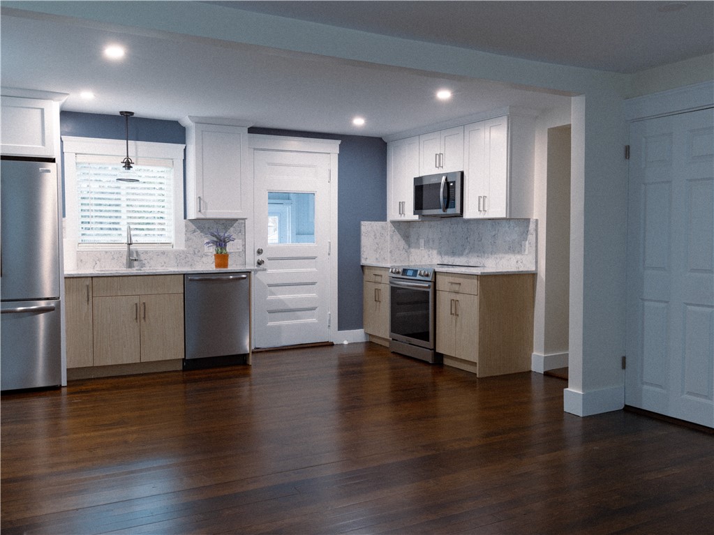 38 Silk Lane Scituate, RI 02857 - Photo 4 of 23