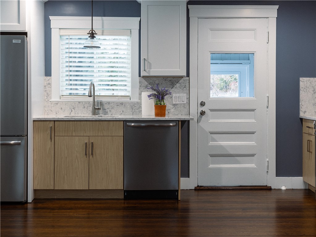 38 Silk Lane Scituate, RI 02857 - Photo 9 of 23